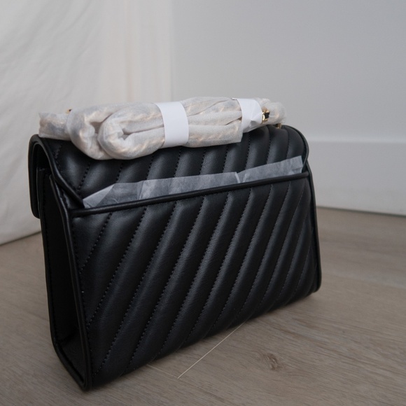 Michael Kors Rose Medium Quilted Shoulder Bag - Picture 4 of 6